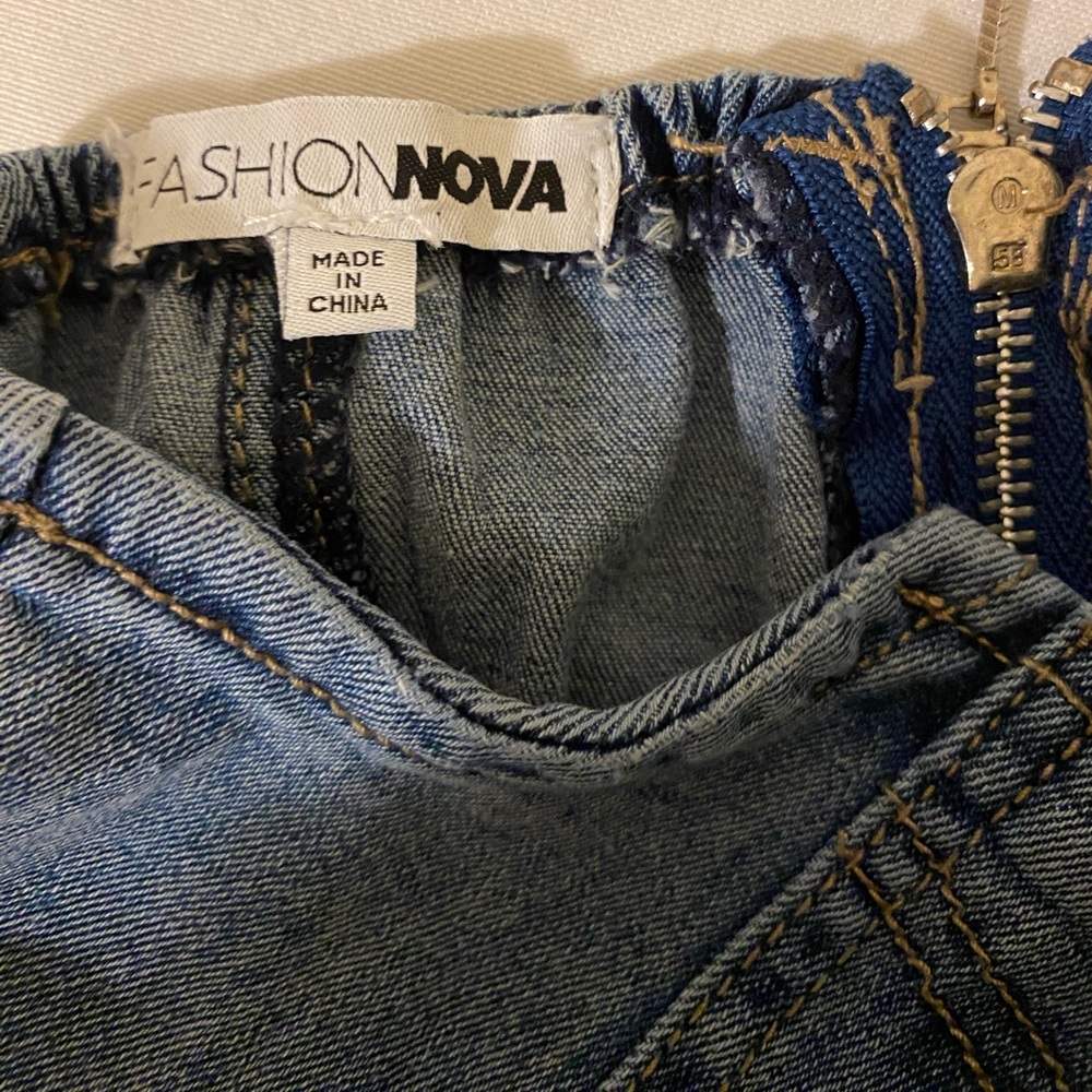 Fashion Nova-Buckle Bunny Denim Corset Top - Medium - Picture 5 of 9